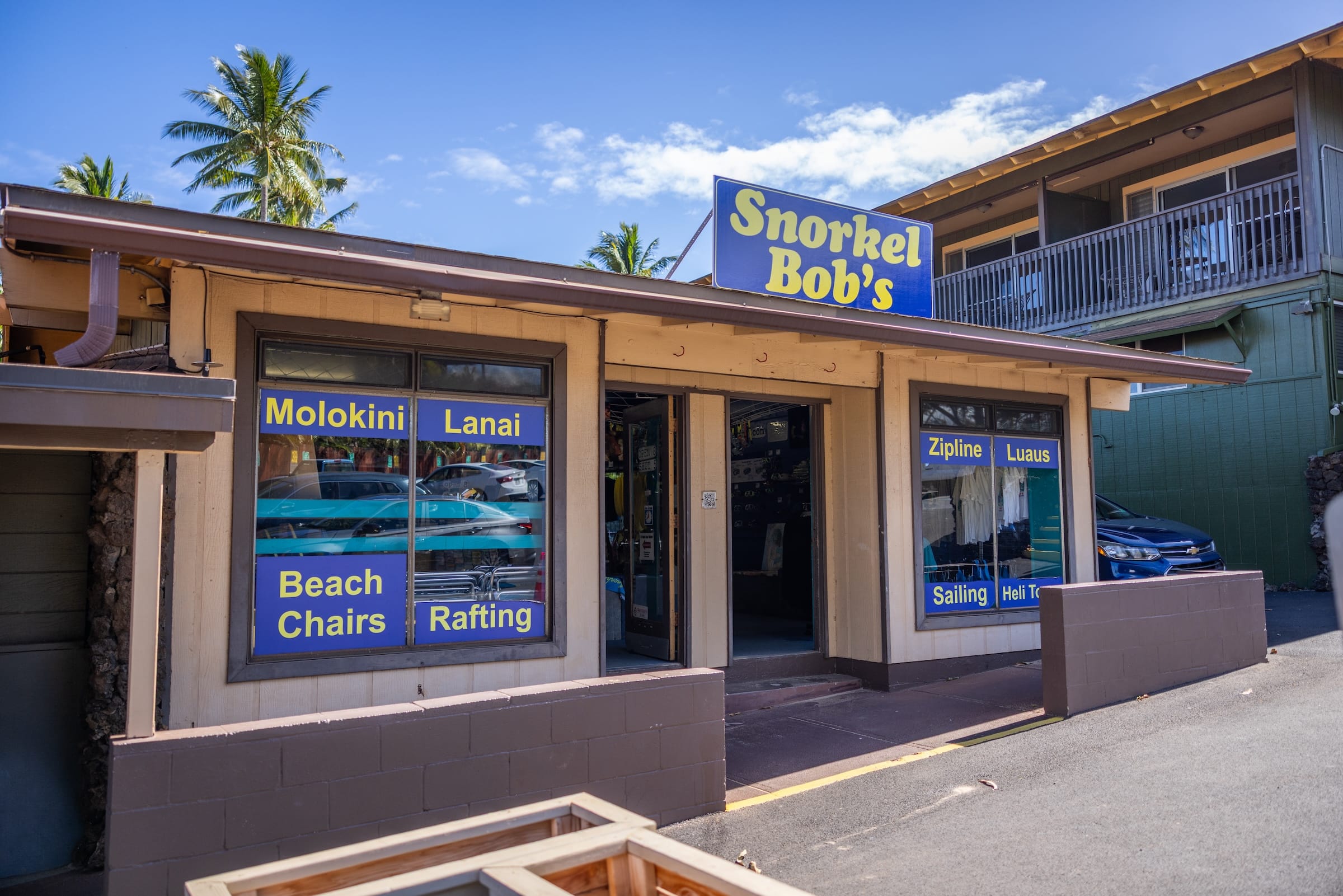 Napili Village Hotel, Snorkel Bob's shop in Nāpili: gear for snorkeling Molokini, Lanai, plus beach chairs and rafting.